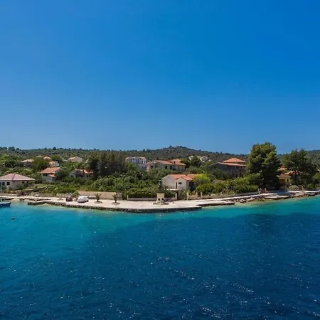Seaside Haven - Beachfront House With Jacuzzi Vakantiehuis
